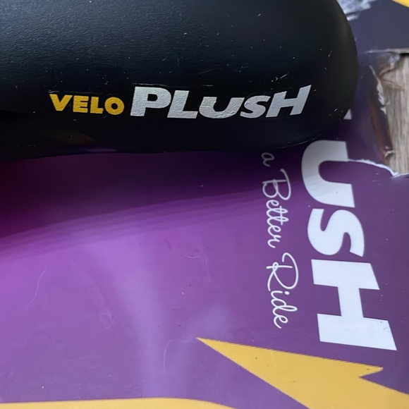 Velo Plush Bicycle Seat - Picture 5 of 5